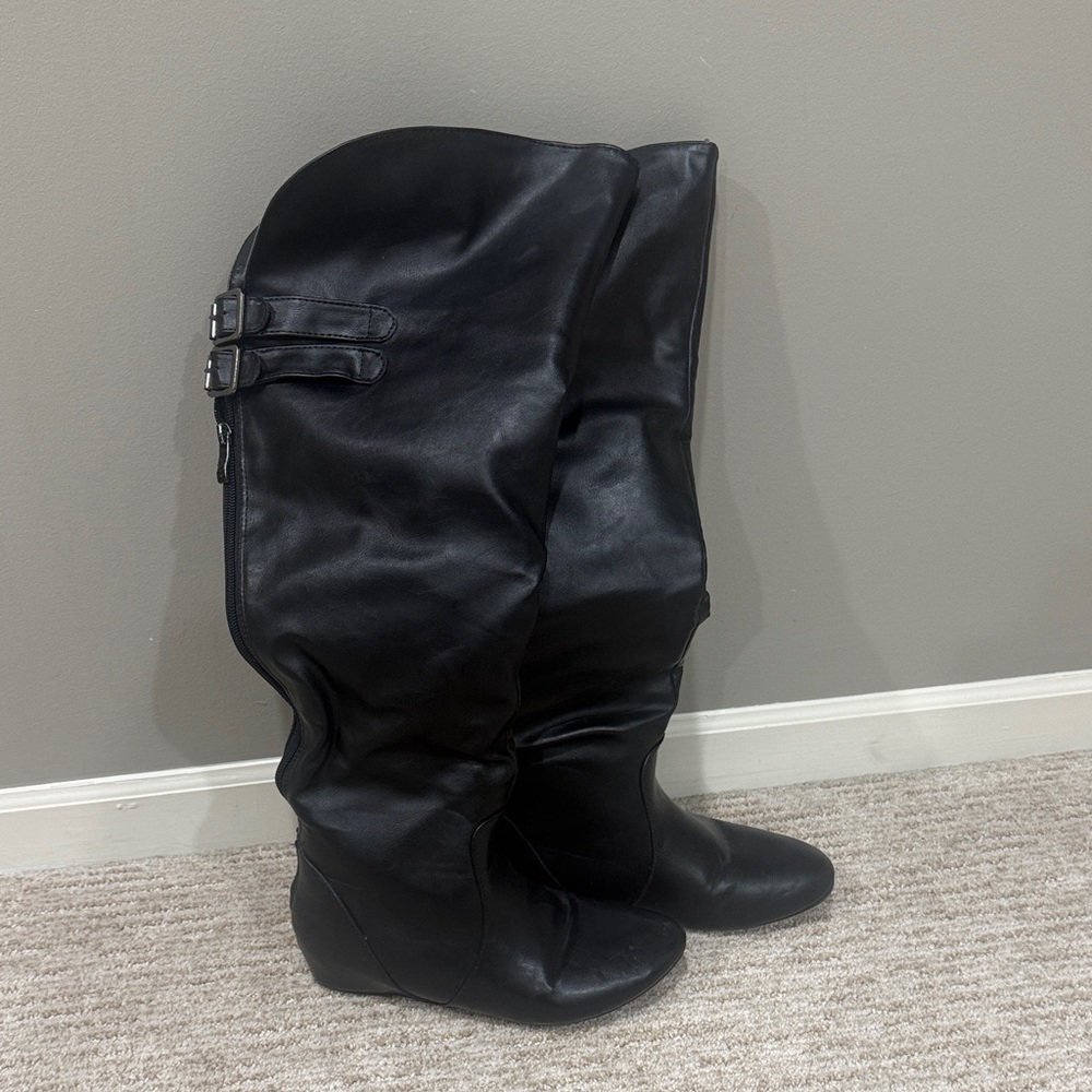 Black Knee-High Boots with Buckle Detail